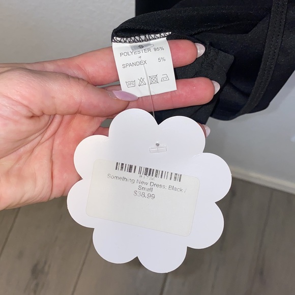 Dress - Picture 5 of 7